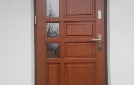 Montaż drzwi drewnianych - Łódź